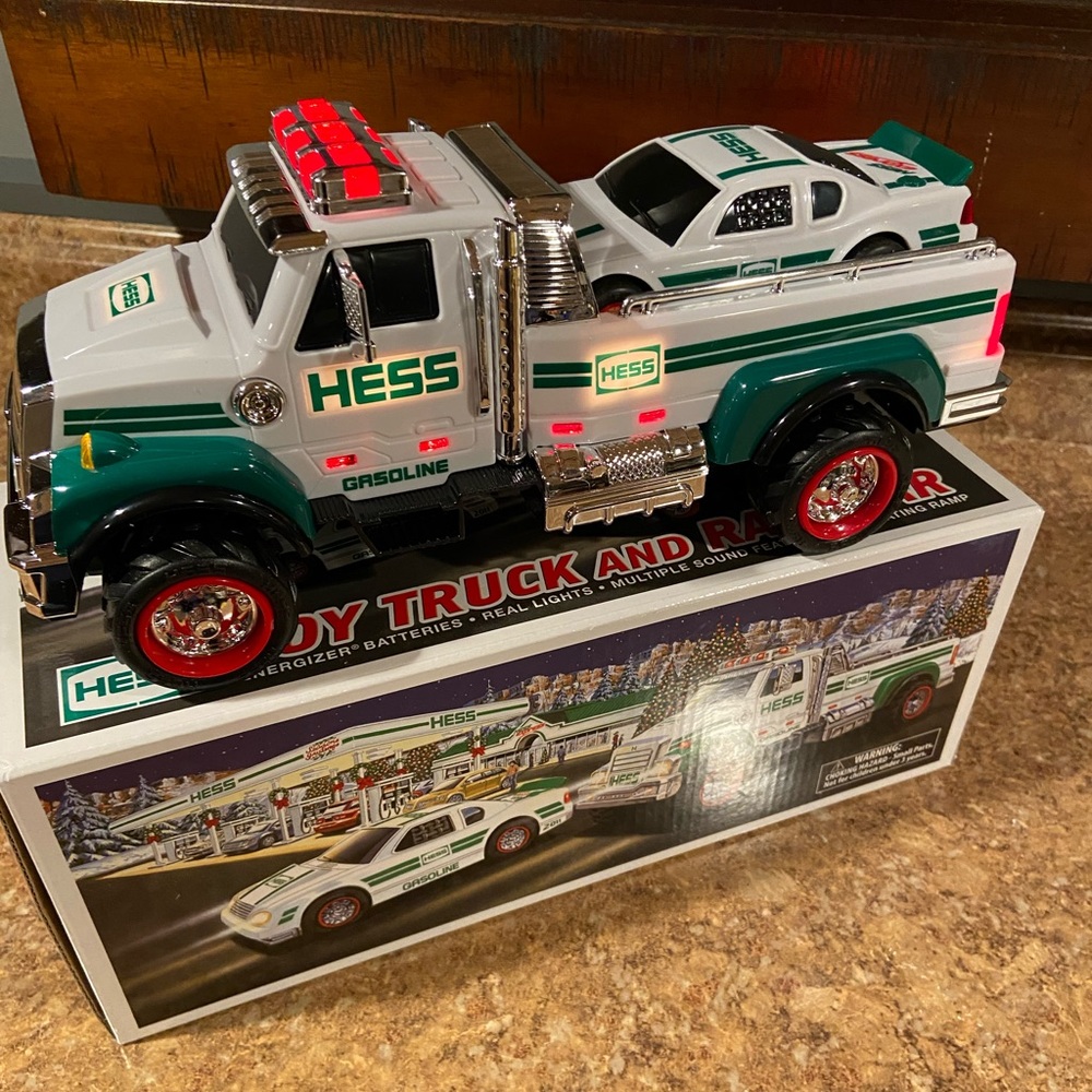 Hess, 2011 Truck and Race Car
